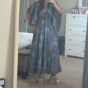 Anthropology boemo Paisley Maxi Dress in Blue and Red